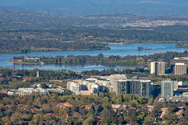 istock Canbera, city, lake, buildings, nature 492802148