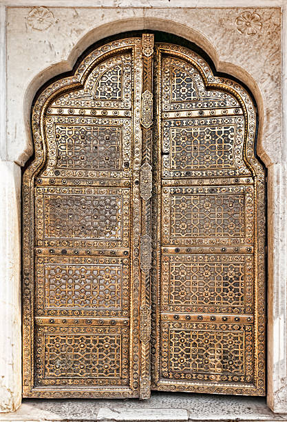 istock Old Golden Doors of the Hawa Mahal. 492805844