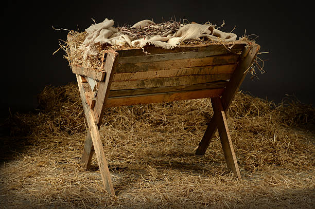 istock Manger with Crown of Thorns 492815948