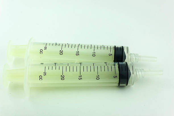 jeringa - surgical needle syringe prick injecting fotografías e imágenes de stock