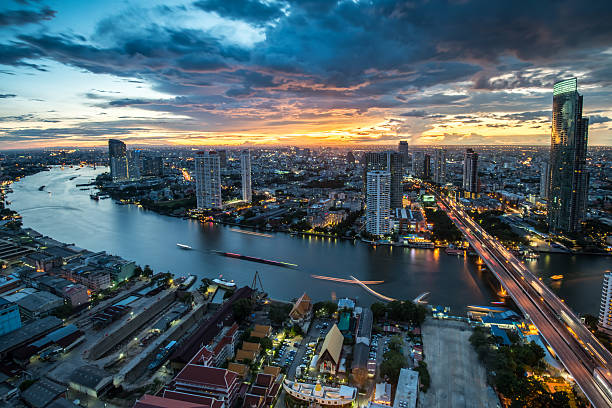 istock Landscape of Chaophraya river, Bangkok 492840612