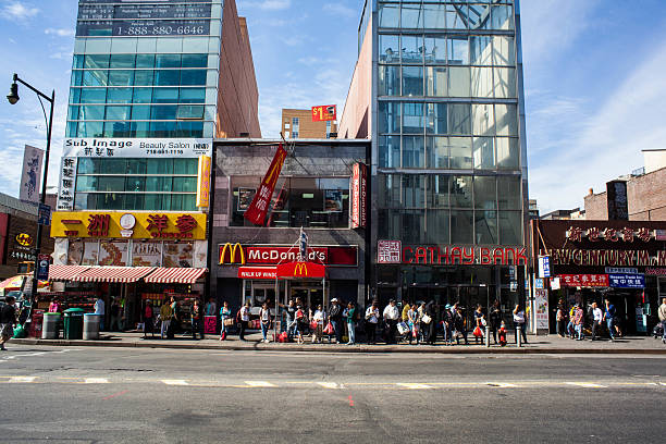 mcdonald's por rubor al queens del barrio chino (chinatown - flushing fotografías e imágenes de stock