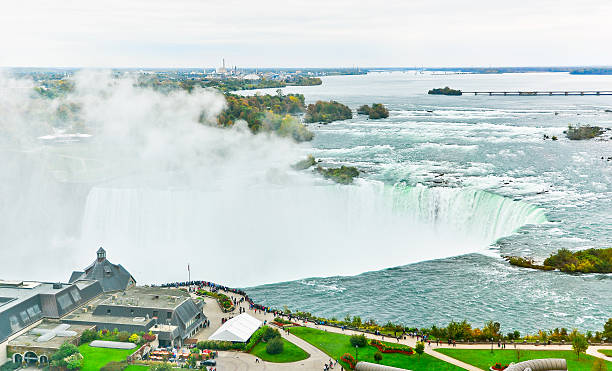 istock View of Niagara Falls in autumn 492847226