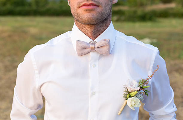 istock Groom is looking forward to the bride appearance 492852908