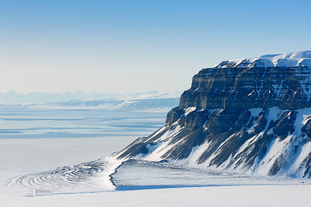 tempelfjorden, spitsbergen. - uncultivated snow ice antarctica foto e immagini stock