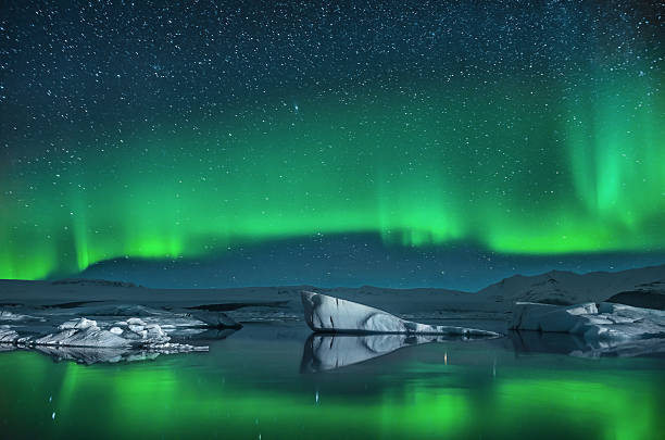 istock Icebergs under the Northern Lights 492867225