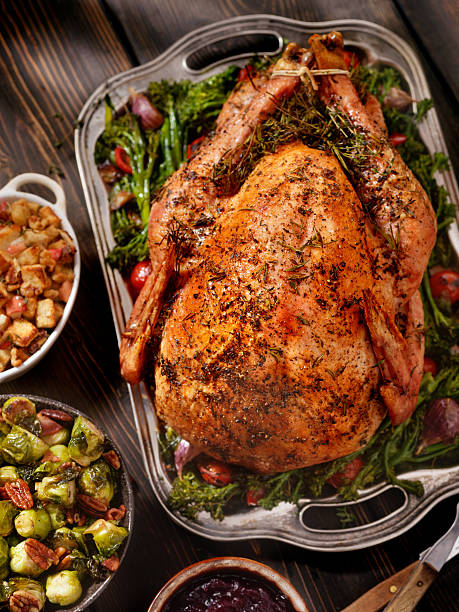 турция ужин - roast turkey стоковые фото и изображения