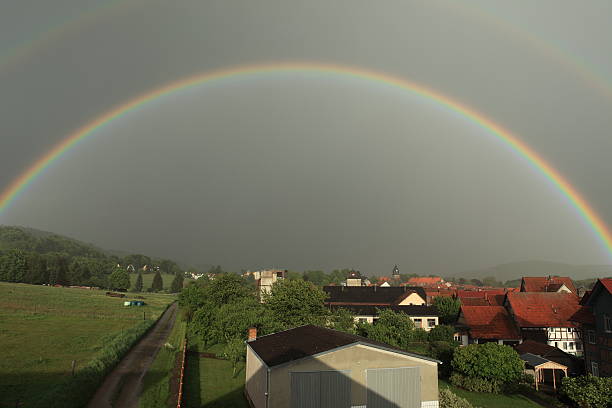 regenbogen - regenwetter zdjęcia i obrazy z banku zdjęć