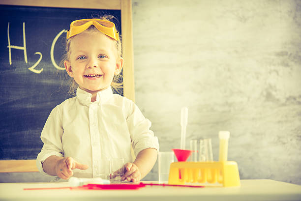 peu scientifique - dna science child education photos et images de collection