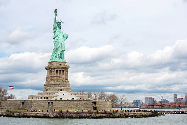 istock Statue of Liberty 492961563
