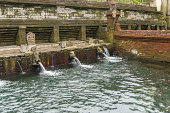 tirta-empul-heilige-pool-wasser-bali-indonesien.jpg?b=1&s=170x170&k=20&c=TnA_Gqgg8XkVTawowDqvvLgVECYvFEJ_o57xoS3ocj0=