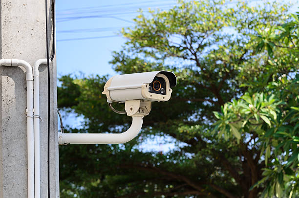 cámara cctv de seguridad. - deep of field fotografías e imágenes de stock