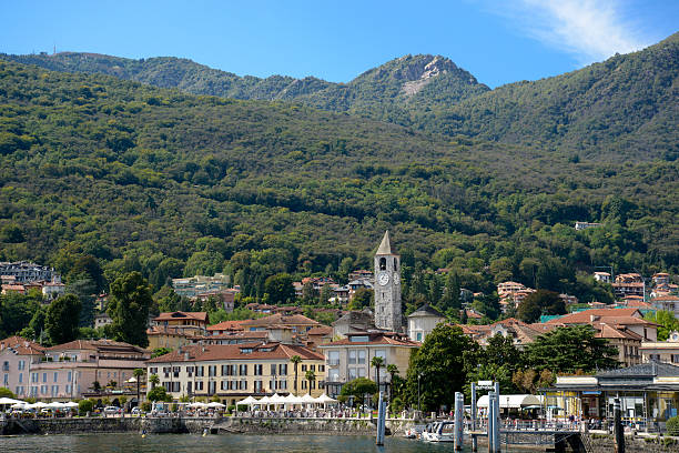 małe miasto baveno na jezioro maggiore, włochy (piemont - romanic zdjęcia i obrazy z banku zdjęć