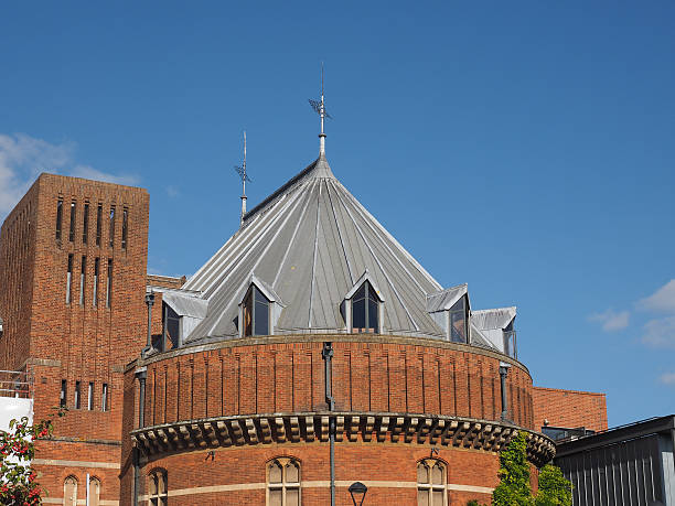 royal shakespeare theatre in stratford-upon-avon - royal shakespeare theatre stock-fotos und bilder