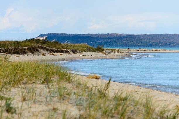 jezioro michigan shore na leelanau półwysep - leelanau peninsula zdjęcia i obrazy z banku zdjęć