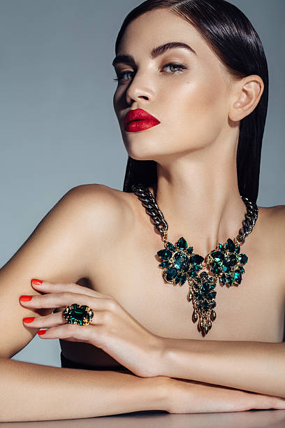 istock Young beautiful woman 493032018