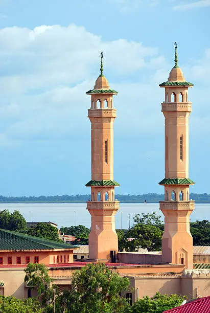 Banjul, The Gambia: minarets of the King Fahad mosque seen against the River Gambia - Box Bar Road, former Wallace Cole Road - photo by M.Torres