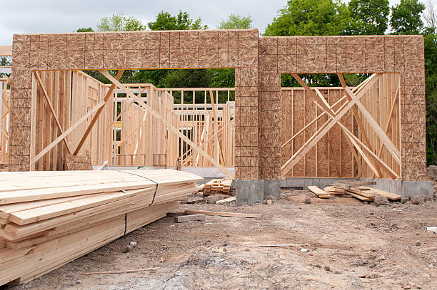 istock Triple Car Garage Construction - New Home 493057874