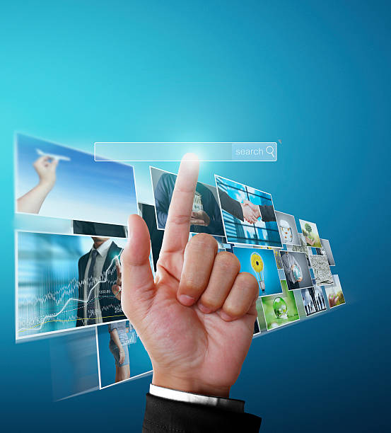 istock Reaching images streaming, digital photo 493063344