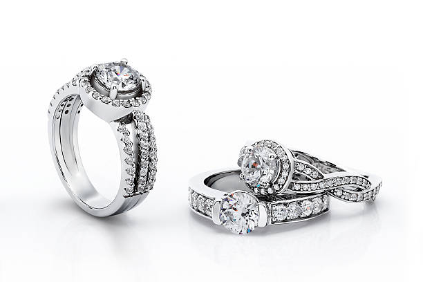gold engagement diamond rings - elmas yüzük stok fotoğraflar ve resimler