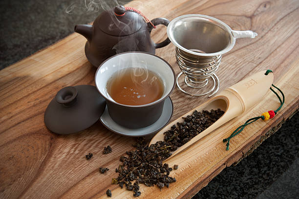 tazza di tè oolong e accessori - chinese tea foto e immagini stock