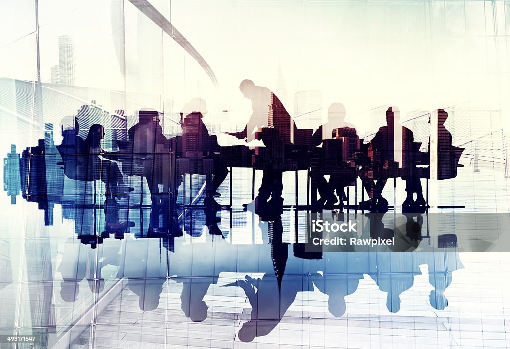 Sfondo immagine di silhouette di persone d'affari in una riunione - Foto stock royalty-free di Astratto