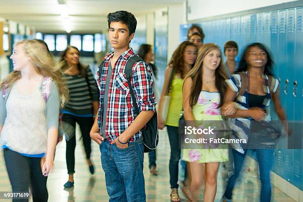 High School Stockfoto und mehr Bilder von Teenager-Alter - Teenager-Alter, Traurigkeit, Jugendalter
