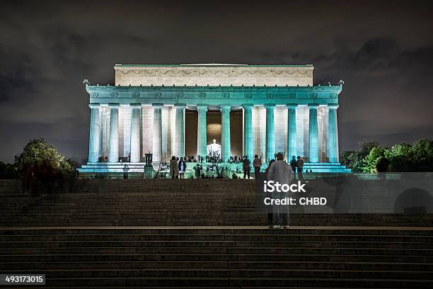 Lincoln Memorial Por La Noche Foto de stock y más banco de imágenes de Washington DC - Washington DC, Monumento, Noche