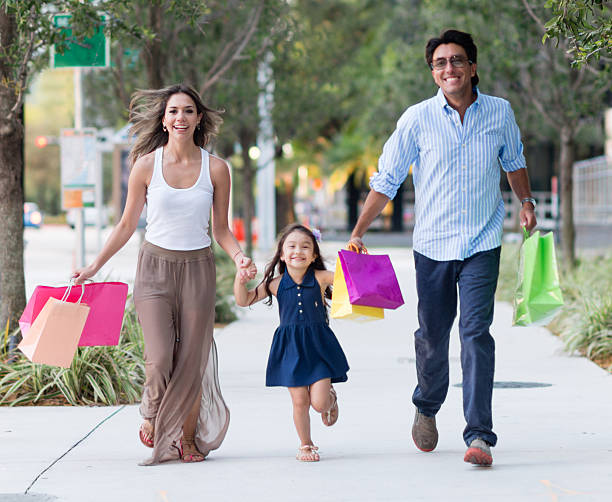 istock Happy family shopping 493176293