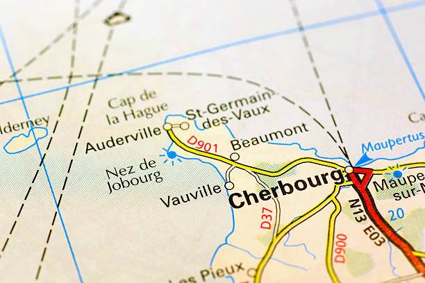 cherbourg área num mapa - cherbourg imagens e fotografias de stock