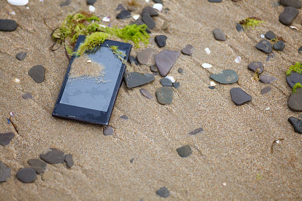 istock Lost Phone in the Sea 493184730