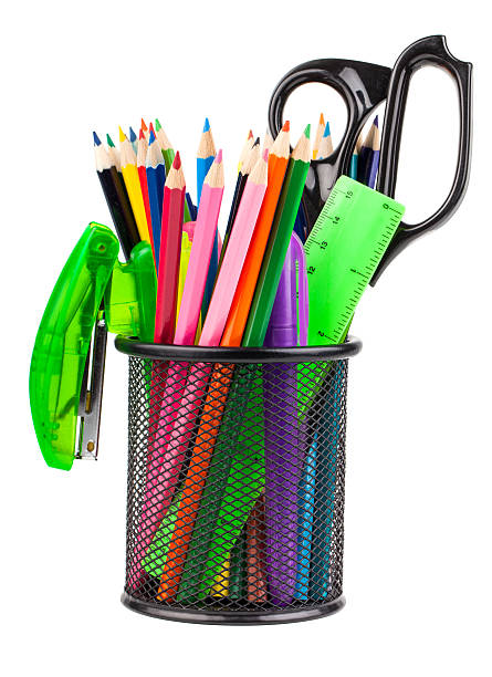 ufficio tazza con forbici, matite e penne - ruler ballpoint pen pen isolated foto e immagini stock