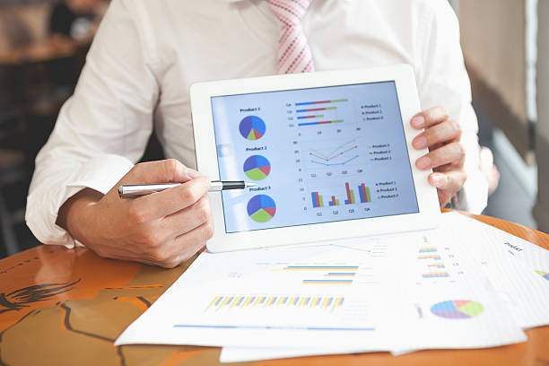 istock Business man meeting/present on tablet. 493190322