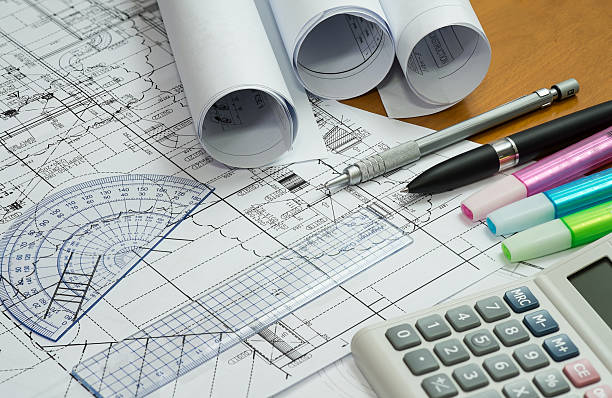 engenharia de desenho com lápis de redacção, highlighters e ferramentas de medição. - drafting plan engineering planning imagens e fotografias de stock