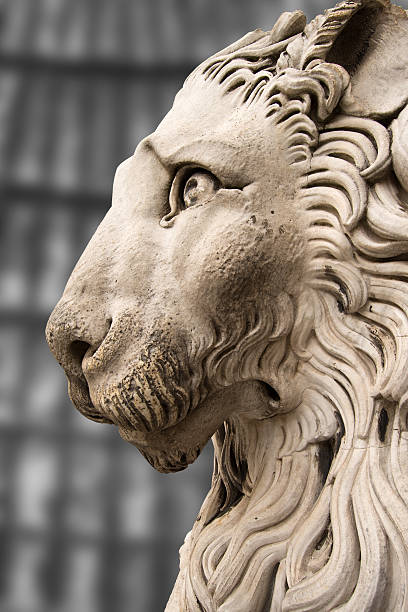 istock Lion Statue Cathedral San Lorenzo Genova 493207115