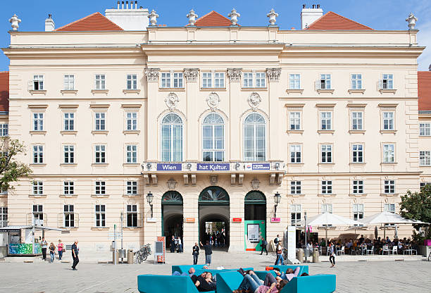 museumsquartier vídeň - vienna - stock snímky, obrázky a fotky