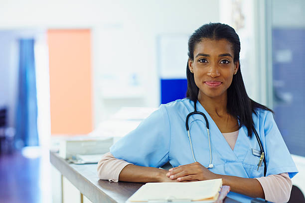 confident nurse at hospital reception - 4740 뉴스 사진 이미지