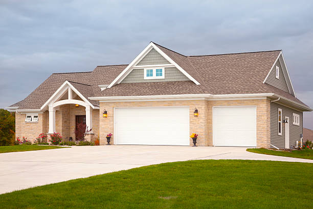 istock Beautiful Mixed Materials Ranch Style Home, Early Evening 493220598