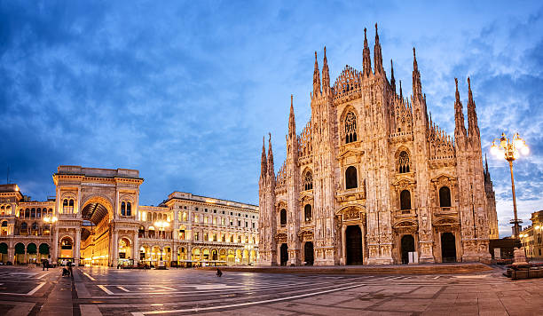 la cathédrale de milan, italie - dome milan italy architectural feature italy photos et images de collection