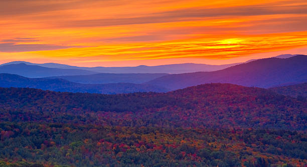 istock Sunrise Sky Over Rolling New England Mountains in Autumn 493241188