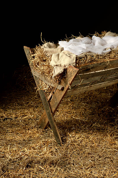 istock Old Manger with Swaddling Clothes 493248578