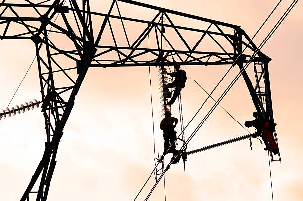 istock Maintenance of a power line 493280251