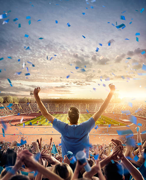 wentylatory na stadion olimpijski z ścieżek do biegania - soccer fan sport cheering zdjęcia i obrazy z banku zdjęć