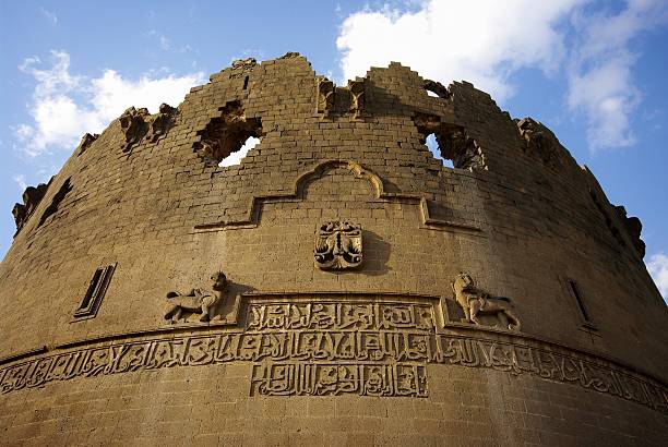 dettagli del castello di diyarbakir - eagle tower foto e immagini stock