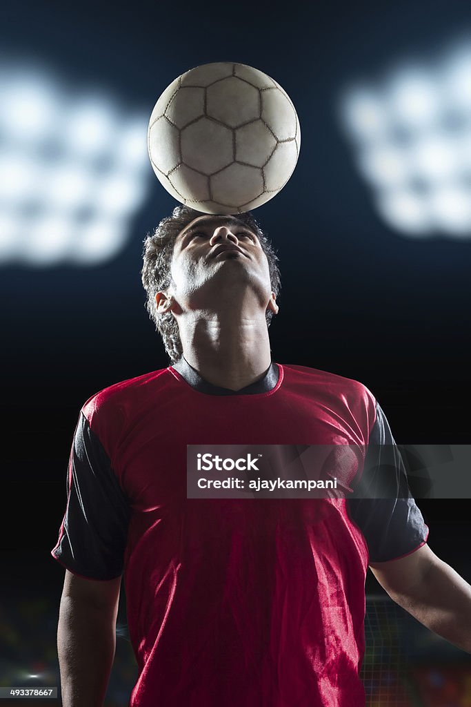 Soccer player - 로열티 프리 공-스포츠 장비 스톡 사진