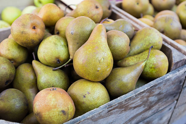istock Fresh organic Bartlett pears at a farmers market 493436626