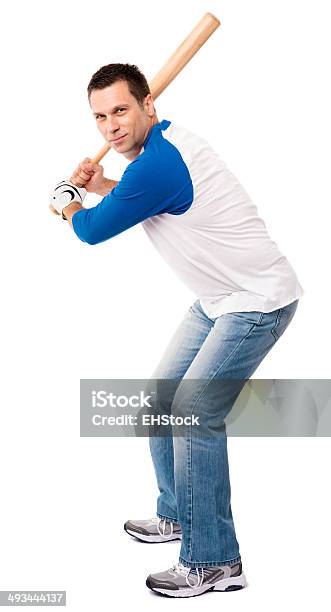 Man スインギング野球のバットの白背景 - 男性のストックフォトや画像を多数ご用意 - 男性, 野球バット, 揺り動かす