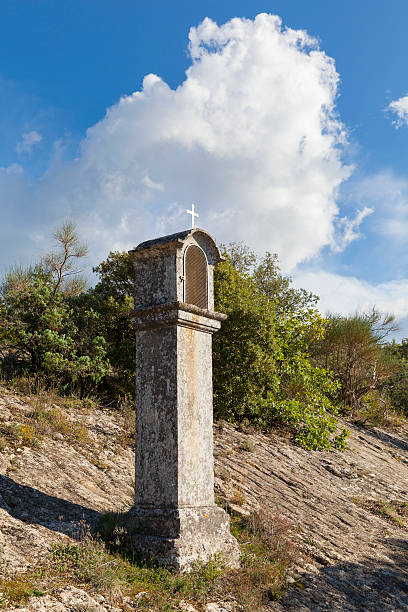 Lurs, United Kingdom Pilgrim footpath in Lurs, Provence, France lur stock pictures, royalty-free photos & images