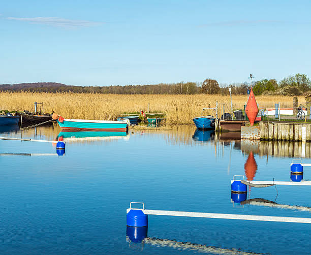 harbor at achterwasser dans zempin - reflection tranquil scene photography blue photos et images de collection