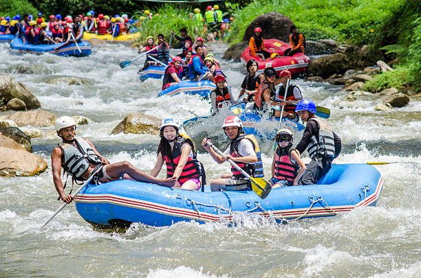 phangnga, tailândia - 23 de agosto de 2014 - rafting strength excitement men - fotografias e filmes do acervo